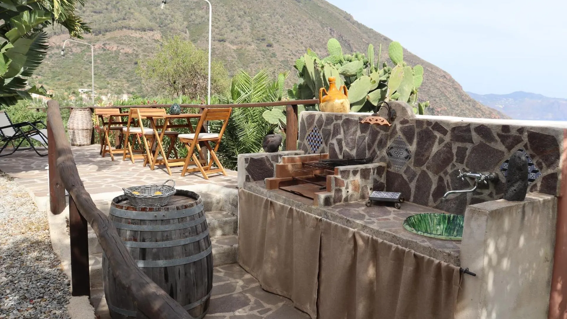 Case Il Mandorlo - immersi nella natura e terrazzi vista mare Leni Casa vacanze