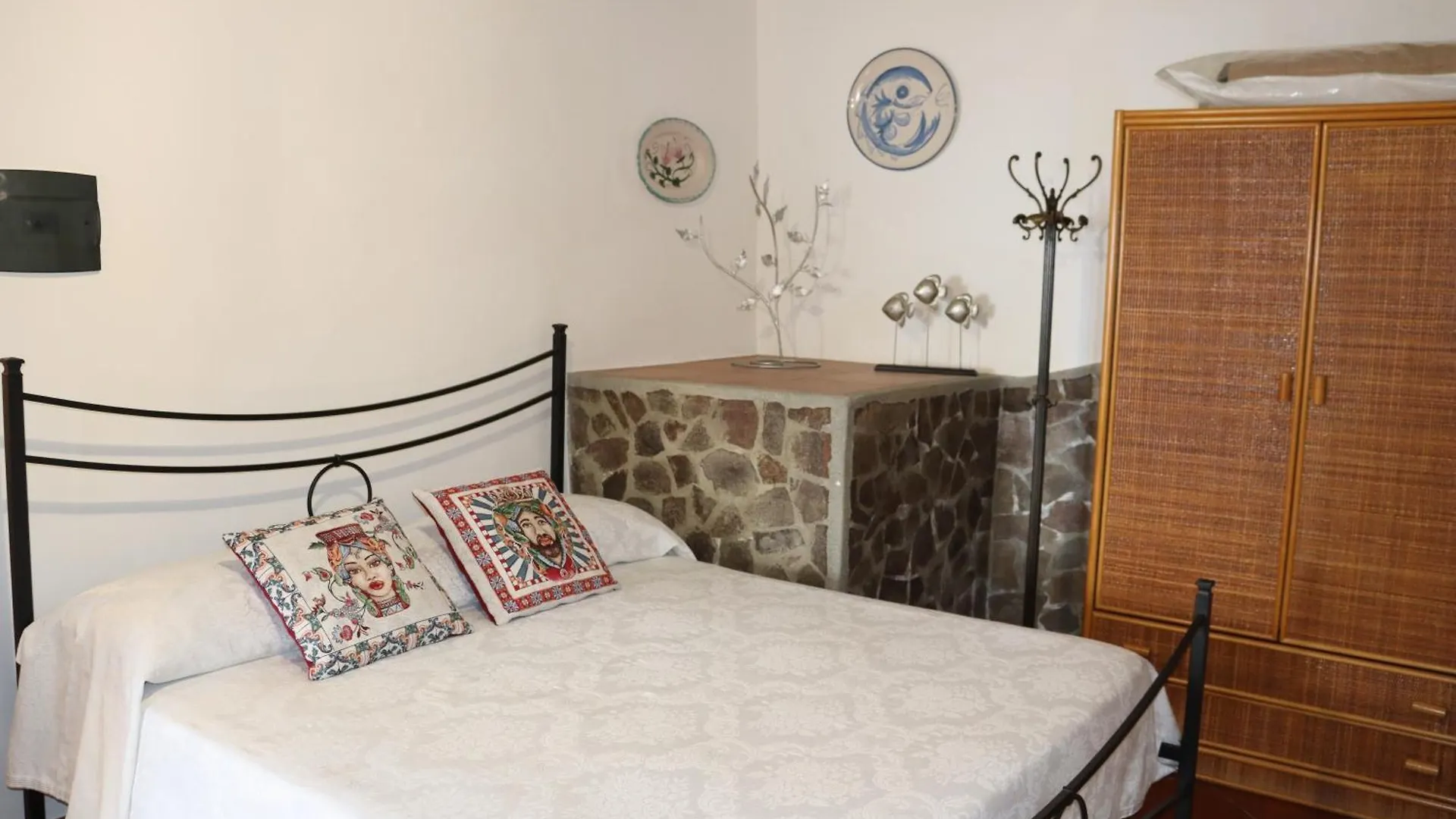 Casa vacanze Case Il Mandorlo - immersi nella natura e terrazzi vista mare Leni